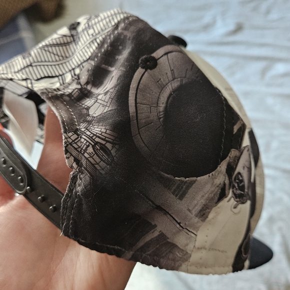 Black and white Star Wars Hat - Picture 2 of 7
